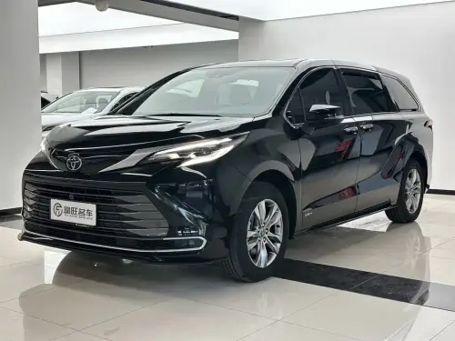 Toyota Sienna, 2025