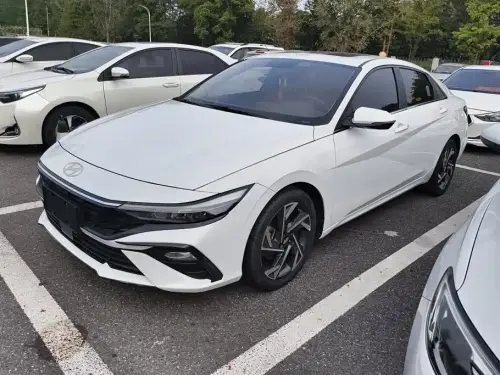 Hyundai Elantra, 2023