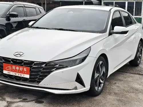 Hyundai Elantra, 2022