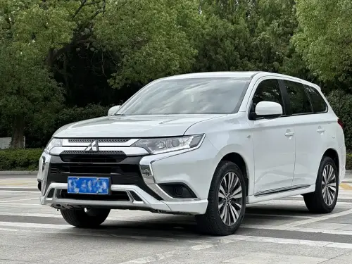 Mitsubishi Outlander, 2021