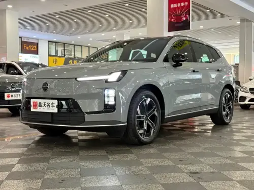 Volvo XC70, 2025