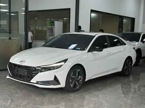 Hyundai Elantra, 2022