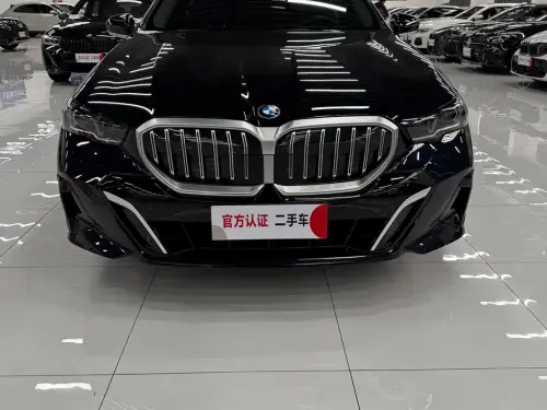 BMW 5-Series, 2025