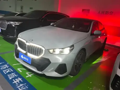 BMW 5-Series, 2025