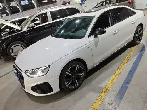Audi A4, 2022