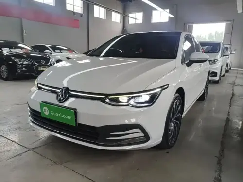 Volkswagen Golf, 2023