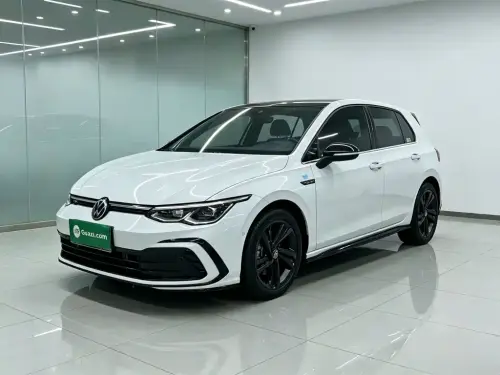 Volkswagen Golf, 2024