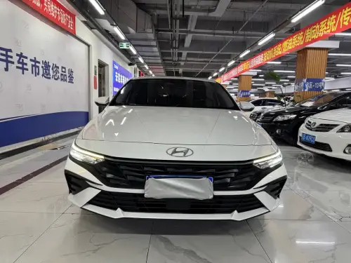 Hyundai Elantra, 2024