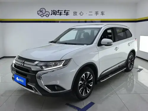 Mitsubishi Outlander, 2020