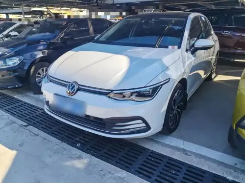 Volkswagen Golf, 2022