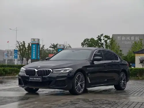 BMW 5-Series, 2022