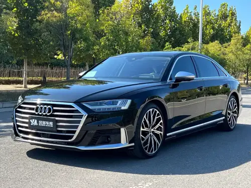 Audi S8, 2022