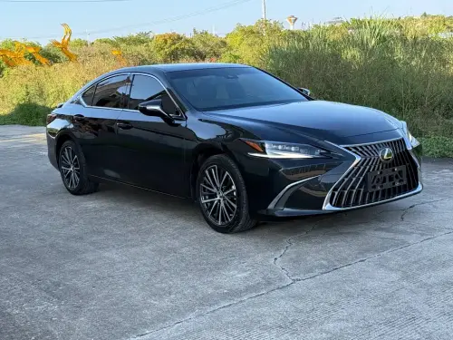 Lexus ES, 2024