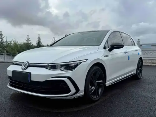 Volkswagen Golf, 2022