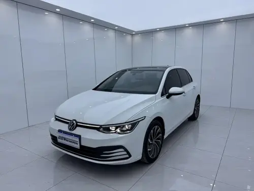 Volkswagen Golf, 2022