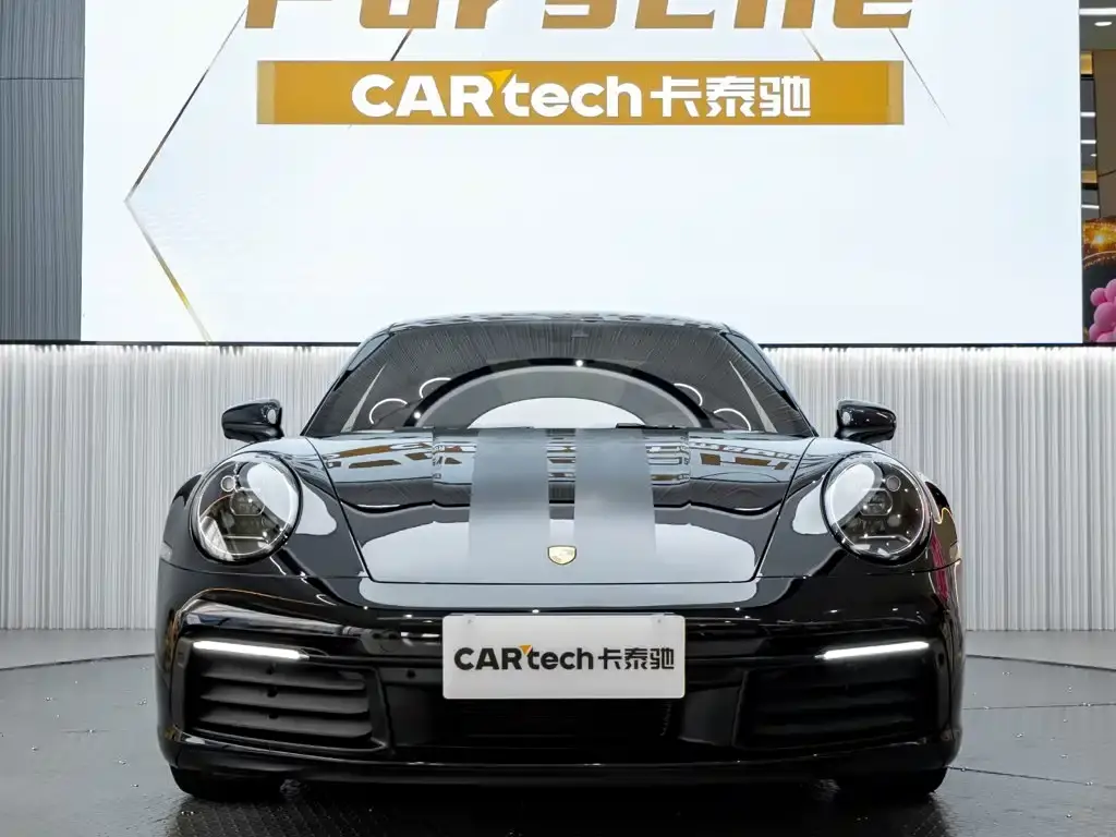 Porsche 911, 2025