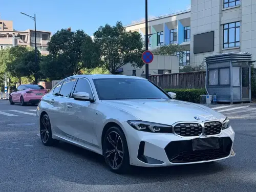 BMW 3-Series, 2023