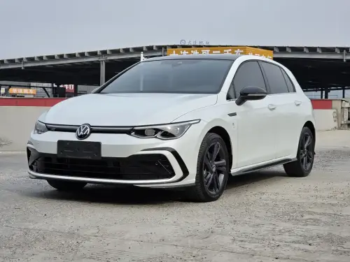 Volkswagen Golf, 2022