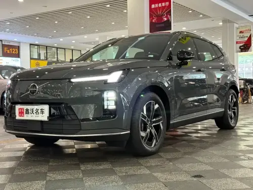 Volvo XC70, 2025