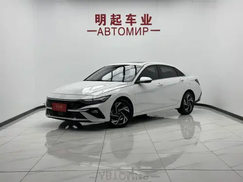 Hyundai Elantra, 2023