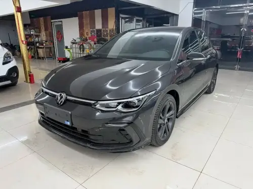 Volkswagen Golf, 2024