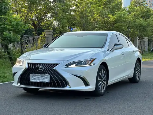 Lexus ES, 2023