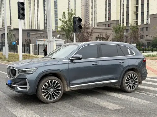 Geely Xingyue L, 2025