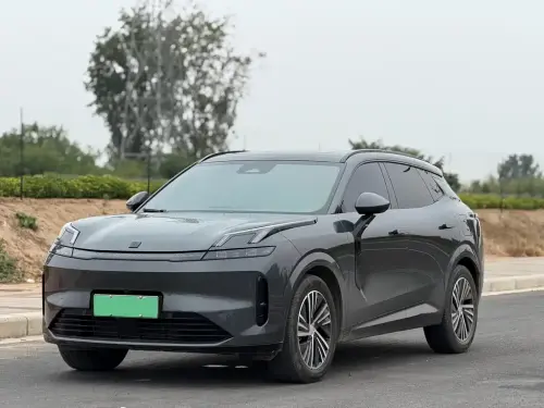 Lynk & Co 08, 2025