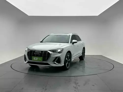 Audi Q3, 2022