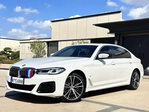 BMW 5-Series, 2022