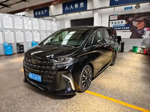 Toyota Alphard, 2025