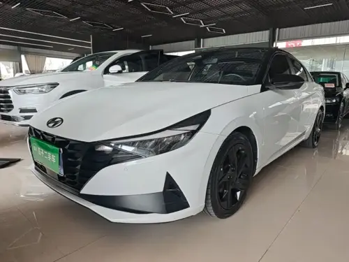Hyundai Elantra, 2022