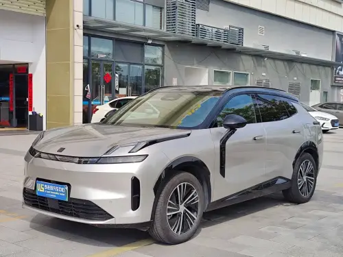 Lynk & Co 08, 2023