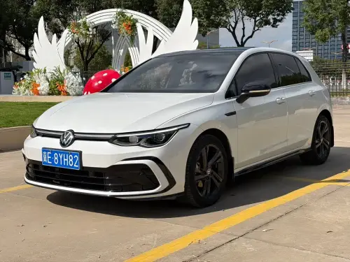 Volkswagen Golf, 2023