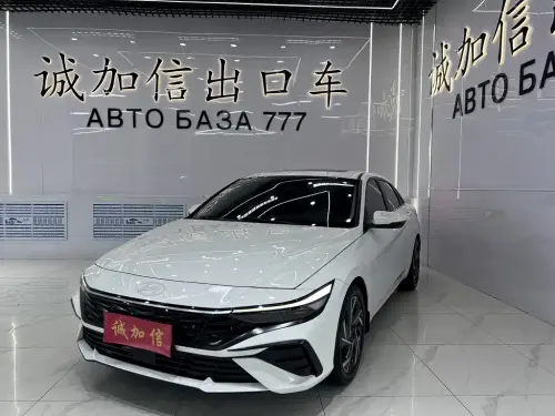 Hyundai Elantra, 2023