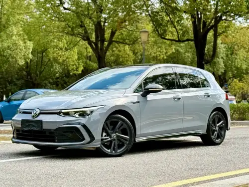 Volkswagen Golf, 2023