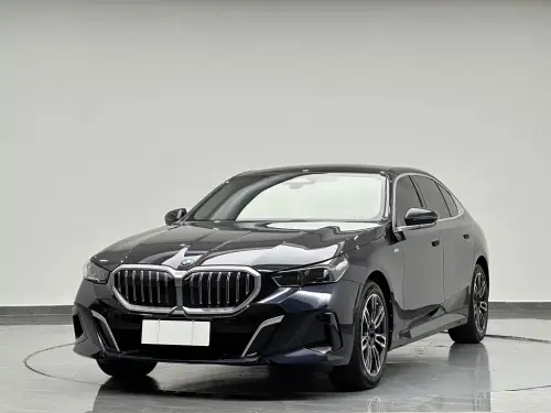 BMW 5-Series, 2024