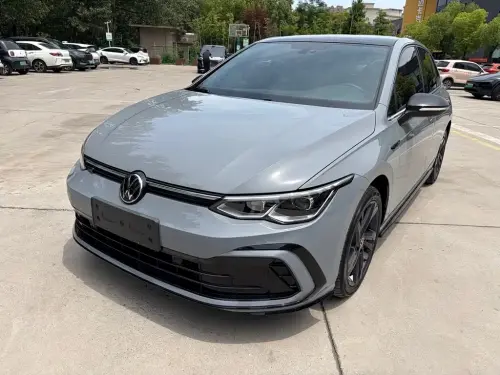 Volkswagen Golf, 2023