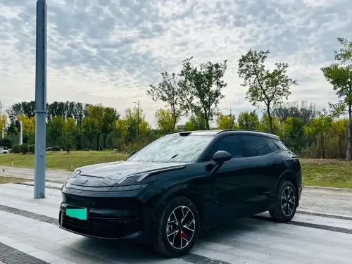 Lynk & Co 08, 2025