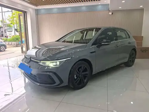 Volkswagen Golf, 2023
