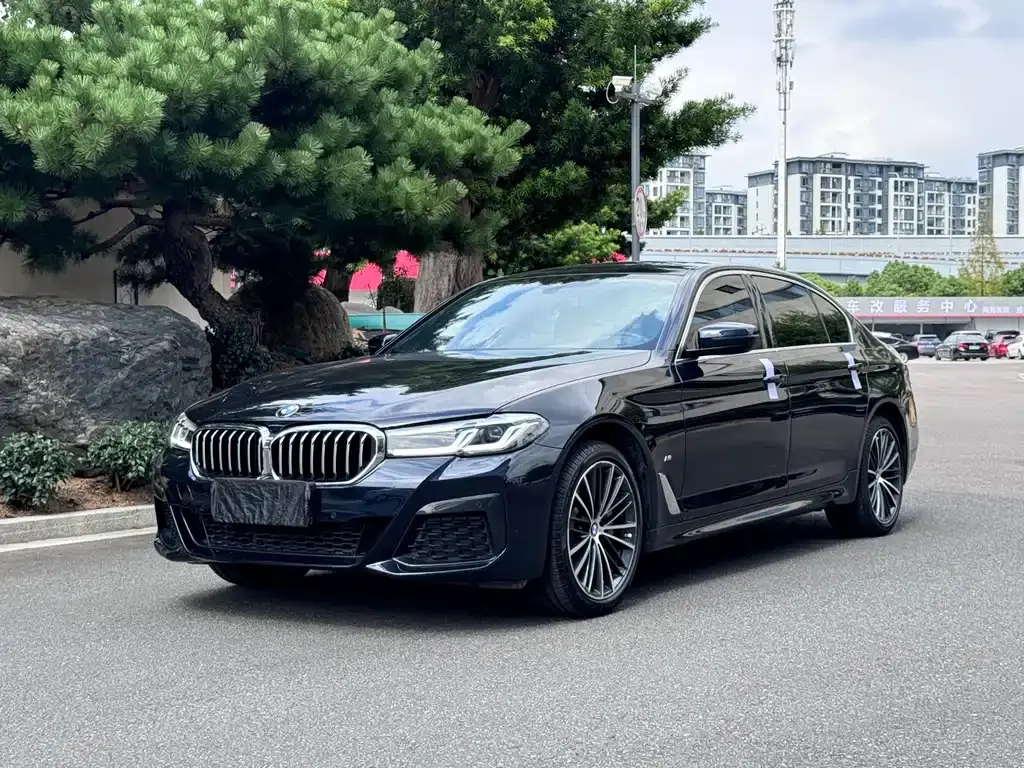 BMW 5-Series, 2023