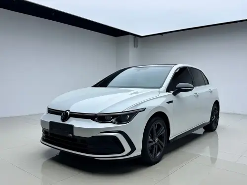 Volkswagen Golf, 2023