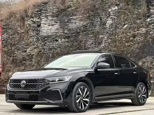Volkswagen Passat, 2023