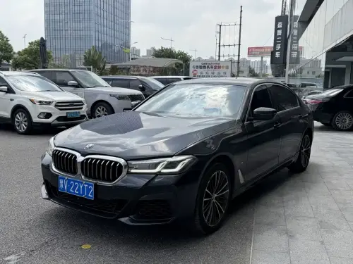 BMW 5-Series, 2022