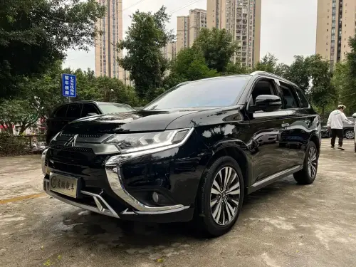 Mitsubishi Outlander, 2021