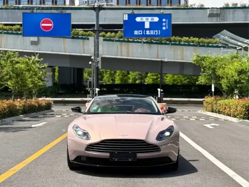 Aston Martin DB11, 2020