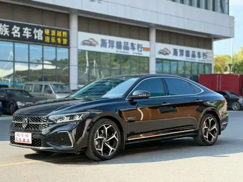 Volkswagen Passat, 2025