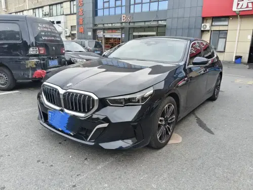 BMW 5-Series, 2024