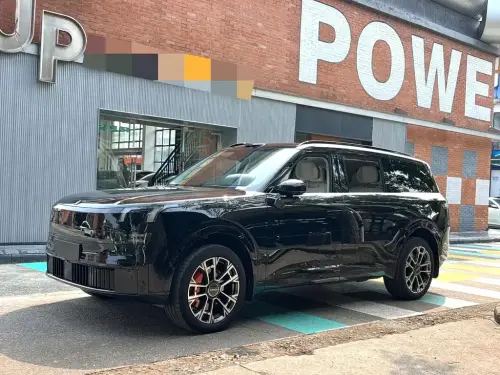 Lynk & Co 900, 2025