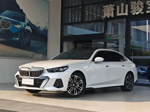 BMW 5-Series, 2024